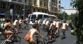 From the mass naked photo sessions to the mass naked bike rides Madrid naked bike ride 2009 2