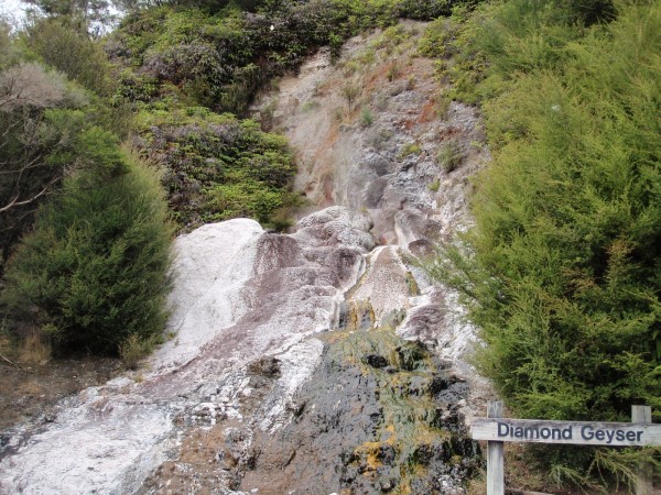 The dormant Diamondd Geyser, so close to the pathway