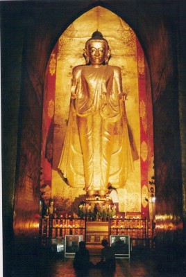 Ananda Temple, Myanmar. Â© Wandering Earl.