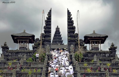 Pura Besakih, Bali. Â© Budget Travelers Sandbox.