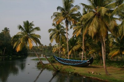 Backwaters of Kerala - a place we wish we hadn't left! Â© Never Ending Voyage 