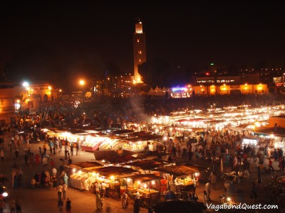 Maroko Marrakesh - Koutoubia Mosque and Jemaa el-Fnaa Jemaa el-Fna Square and Koutoubia Mosque (Marrakech, Morocco)