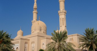 Happy Eid ul-Fitr ~ 24 Photographs of Islamic Architecture and Design from Turkey, Egypt, Morocco, and UAE Jumeirah Mosque (Dubai, UAE)