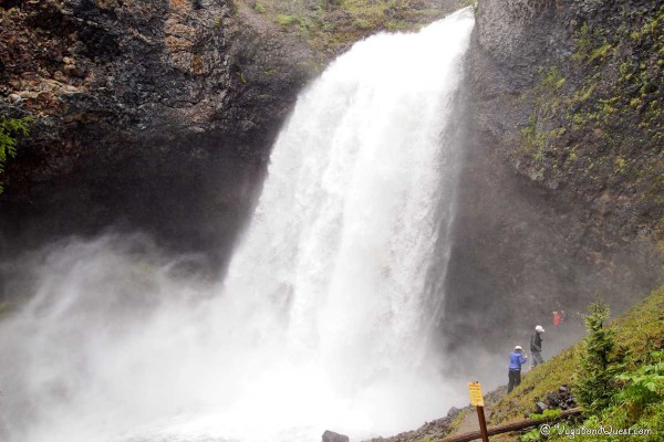 Going behind the Moul Falls